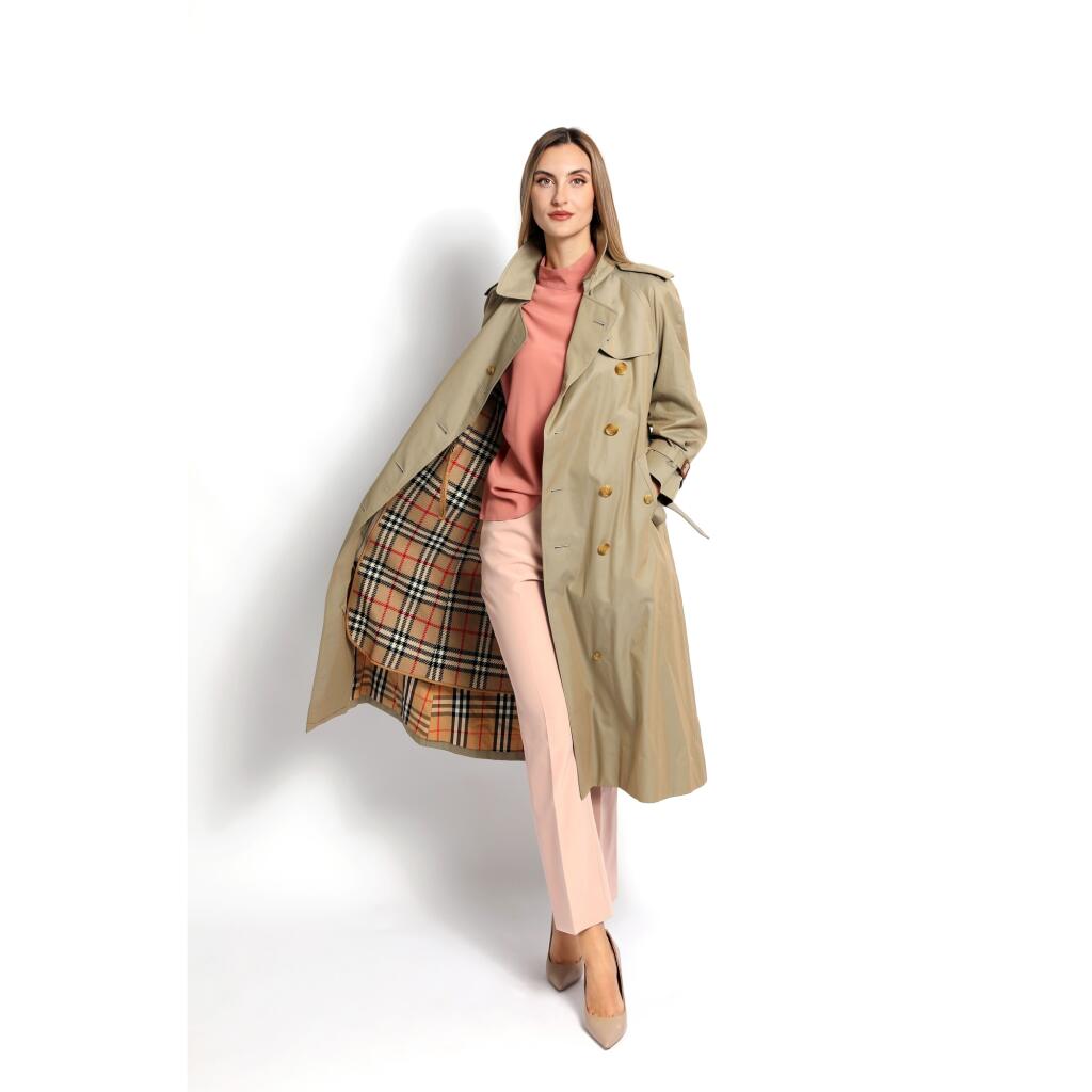 EVA CHARITY BAZAAR: Trenčkot Burbery