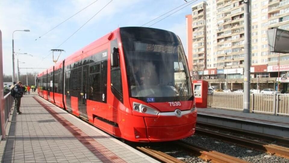 Električka v Petržalke bude mať sedem zastávok.