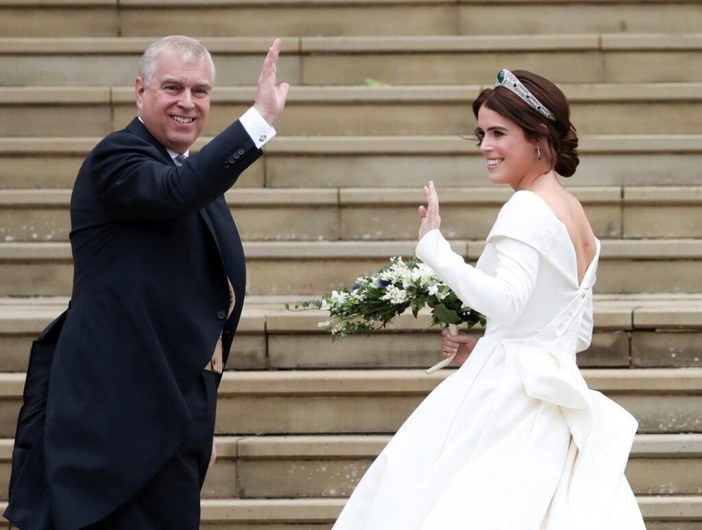 Princeznú Eugenie odviedol k oltáru otec, princ Andrew.
