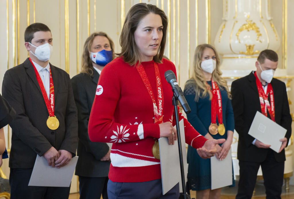 Prezidentka SR Zuzana Čaputová prijala 1. apríla 2022 v Prezidentskom paláci v Bratislave úspešných olympionikov a paralympionikov 2022 a odovzdala im ďakovné listy za úspešnú reprezentáciu Slovenska na XXIV zimných olympijských a paralympijských hrách z Pekingu 2022. Na snímke olympijská víťazka v alpskom lyžovaní v slalome z Pekingu 2022 Petra Vlhová počas príhovoru. FOTO TASR - Martin Baumann
