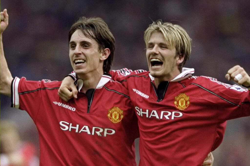 Dve veľké hviezdy Manchestru United - Gary Neville a David Beckham. Obaja spolu v klube začínali v roku 1992.