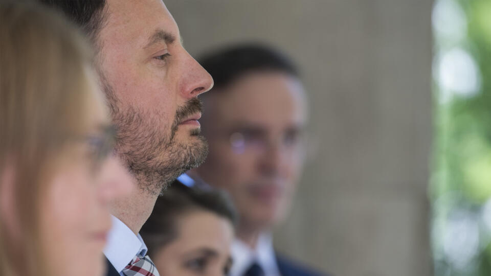 Na snímke minister financií SR Eduard Heger (OĽaNO) počas brífingu s novinármi o prijatí zákonov Ministerstva financií SR po 34. schôdze vlády SR 26. augusta 2020 v Bratislave. FOTO TASR - Martin Baumann