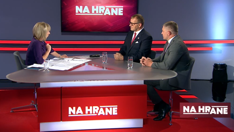 Predseda parlamentu Boris Kollár (Sme rodina) a šéf Smeru-SD Robert Fico v relácii TV JOJ Na hrane.