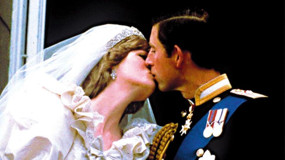 Princezná Diana s princom Charlesom počas ich svadobného dňa.