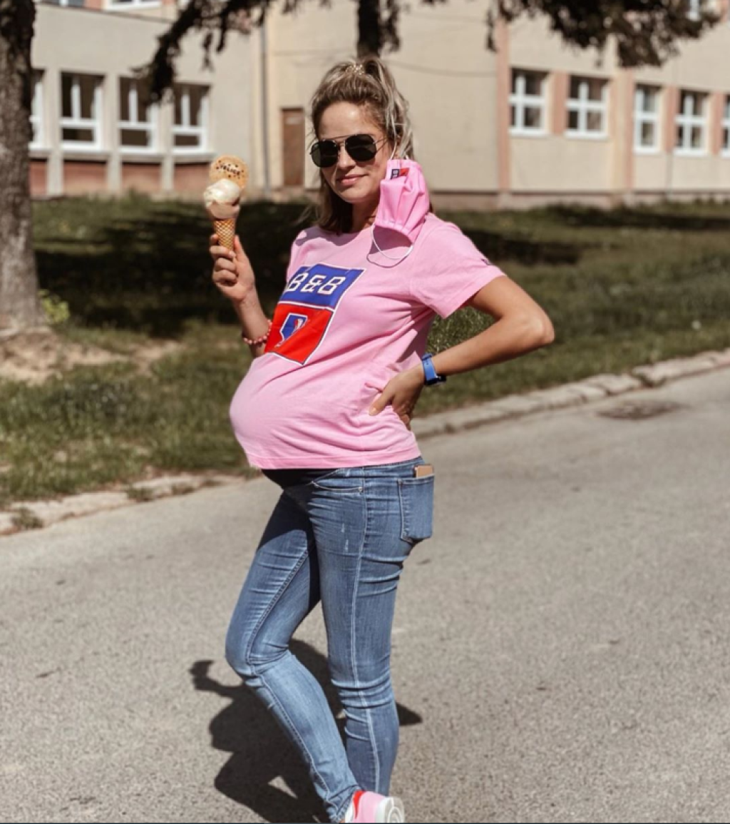 Bývalá tanečnica priznala, že pribrala v tehotenstve 18 kíl a aj to, že si neodpustila najmä zmrzlinu.