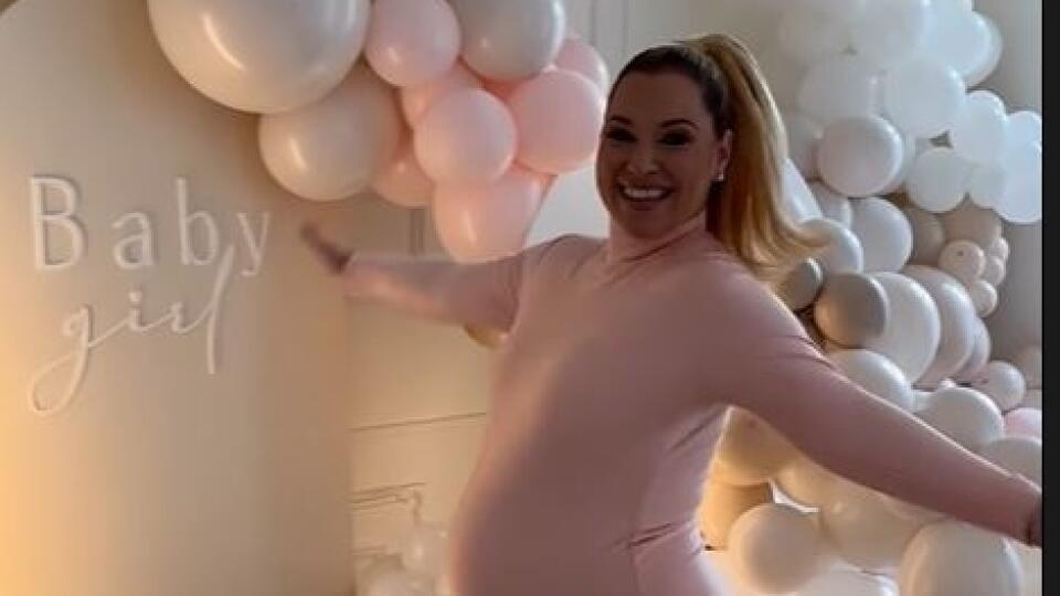 Dominika Cibulková na instagrame ukázala zábery z baby showeru pred druhým pôrodom a odhalila aj pohlavie druhého dieťaťa.