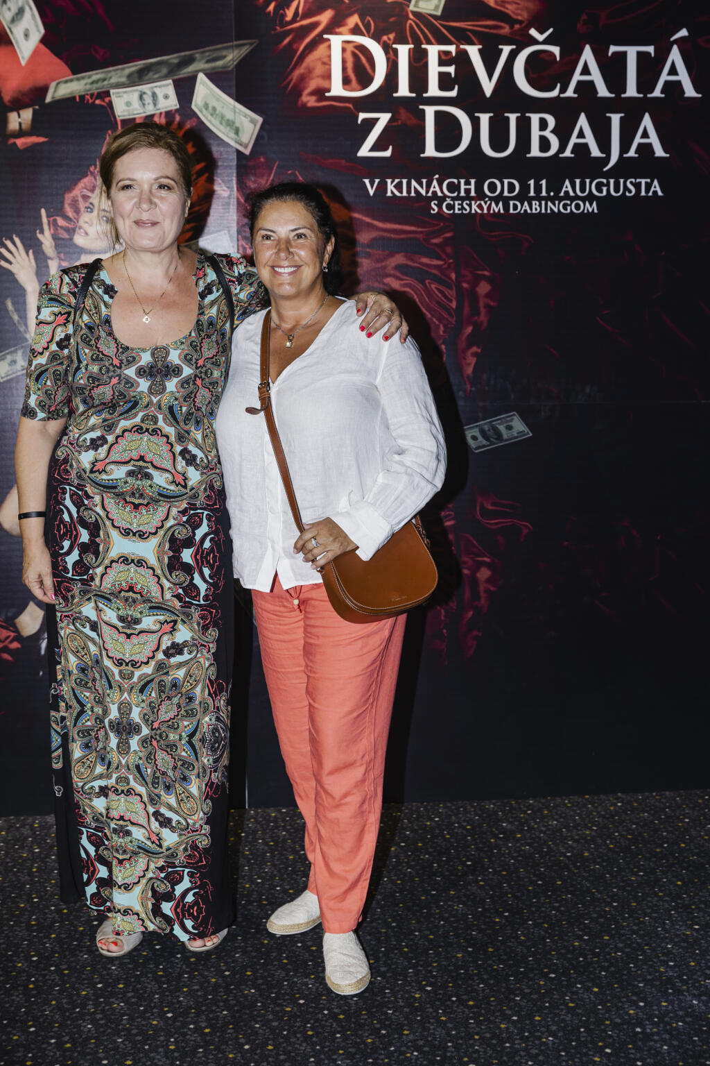 Na snímke moderátorka Iveta Malachovská prichádza na premiéru filmu Dievčatá z Dubaja, ktorá sa konala v bratislavskom nákupnom centre Bory Mall.