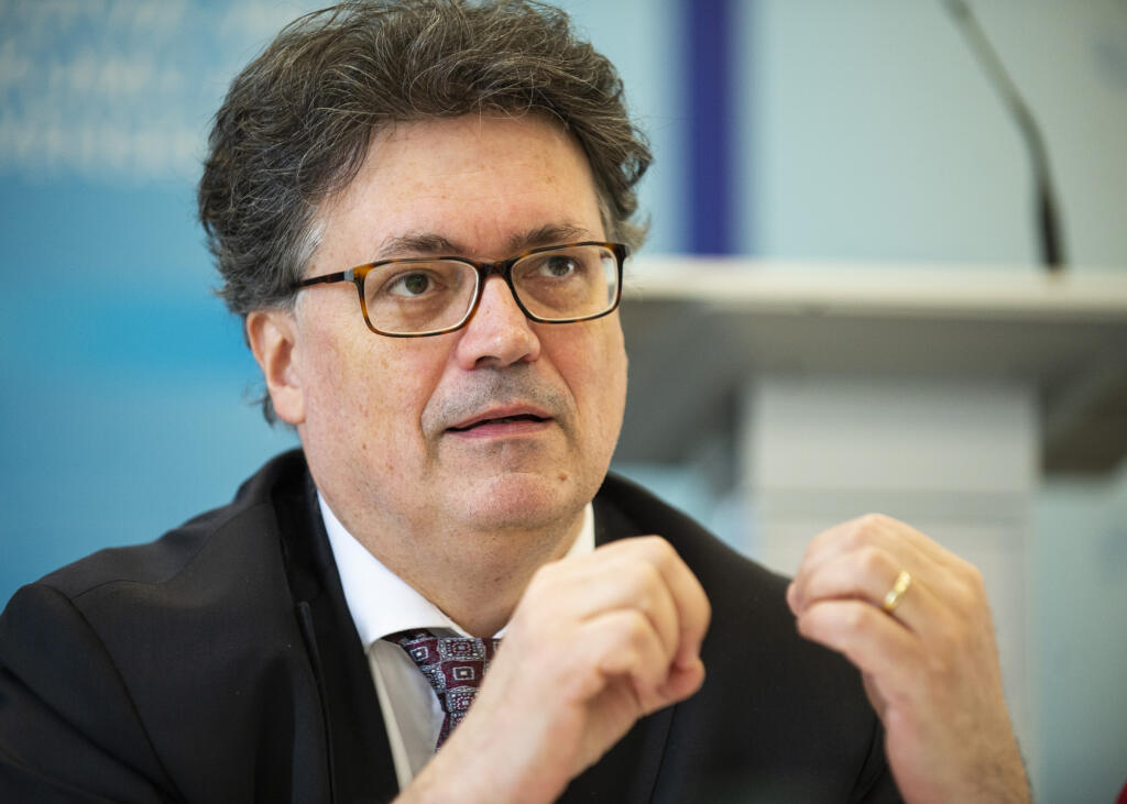 Na snímke dočasne poverený minister školstva, vedy, výskumu a športu (MŠVVaŠ) SR Ján Horecký počas pracovných raňajok s novinármi na tému Od integrácie k inklúzií - konkrétna pomoc deťom (opatrenia z novely školského zákona) v pondelok 27. februára 2023 v Bratislave. FOTO TASR - Jakub Kotian