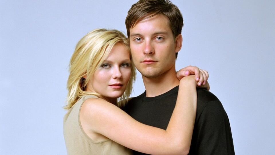 Tobey Maguire a Kirsten Dunst vo filme Spiderman.