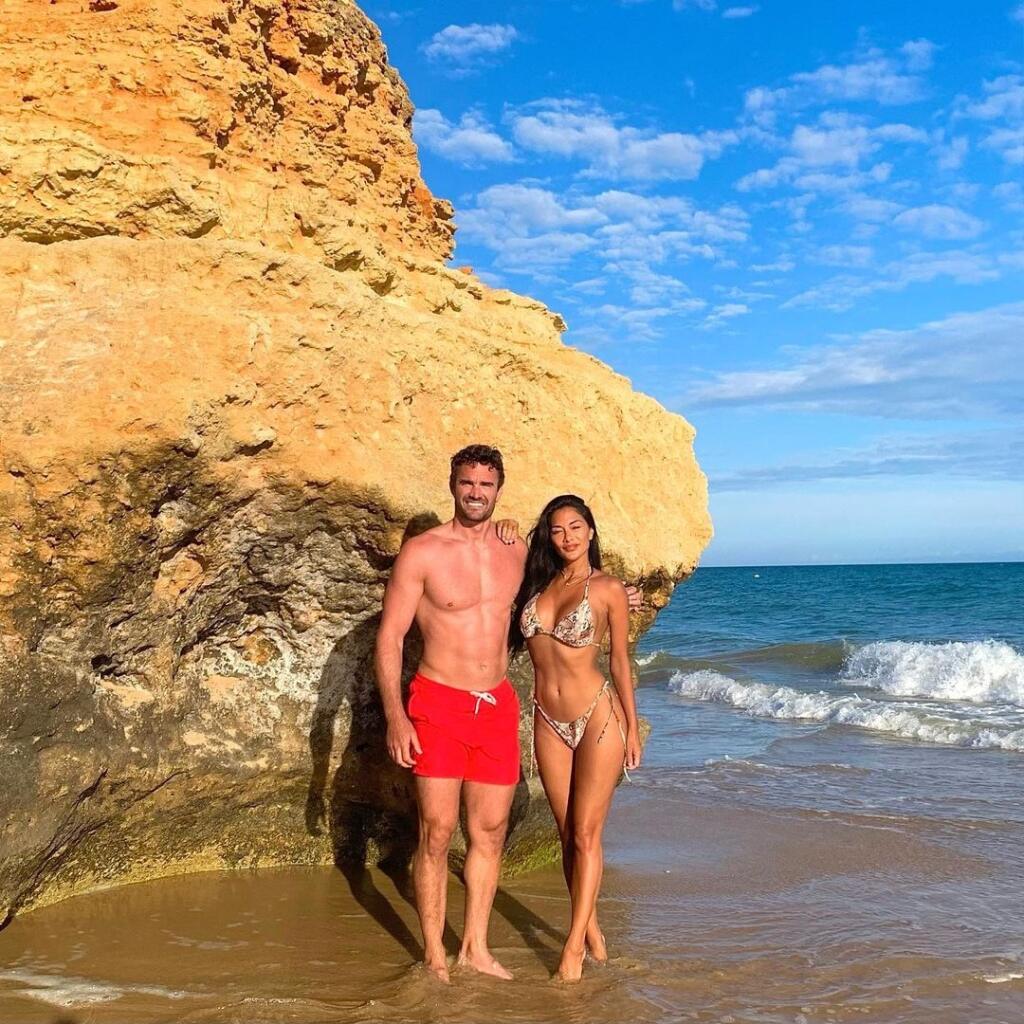 Nicole Scherzinger pred lockdownom v Británii, kde žije, najprv utiekla do USA a potom kade-tade do sveta. Počas najväčšej pandémie koronavírusu lietala azda viac než britské aerolinky a pendlovala medzi Karibikom, Portugalskom, USA, Mexikom a Gréckom.