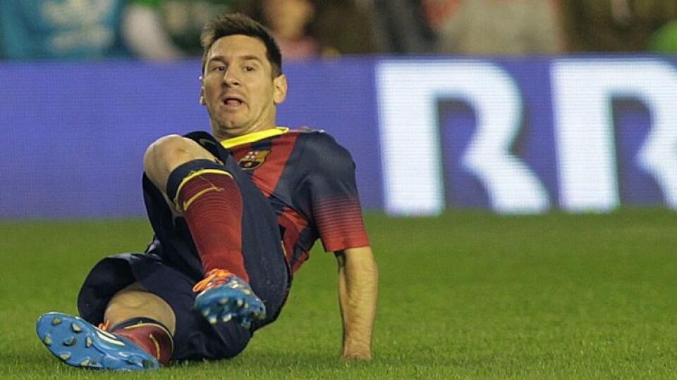 Zlá správa pre Barcelonu, Lionel Messi sa tak skoro na trávniky nevráti.