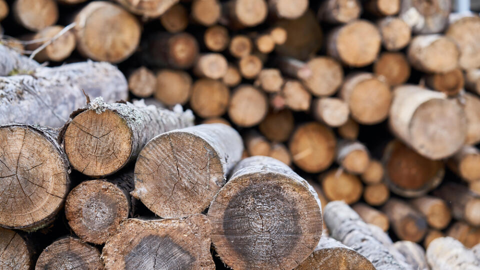 Natural,Wooden,Background,-,Closeup,Of,Chopped,Firewood.,Firewood,Stacked