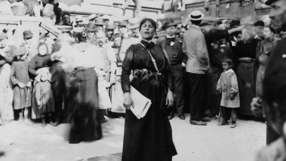 Atget sa snažil zachytiť atmosféru Paríža z predrevolučných čias.