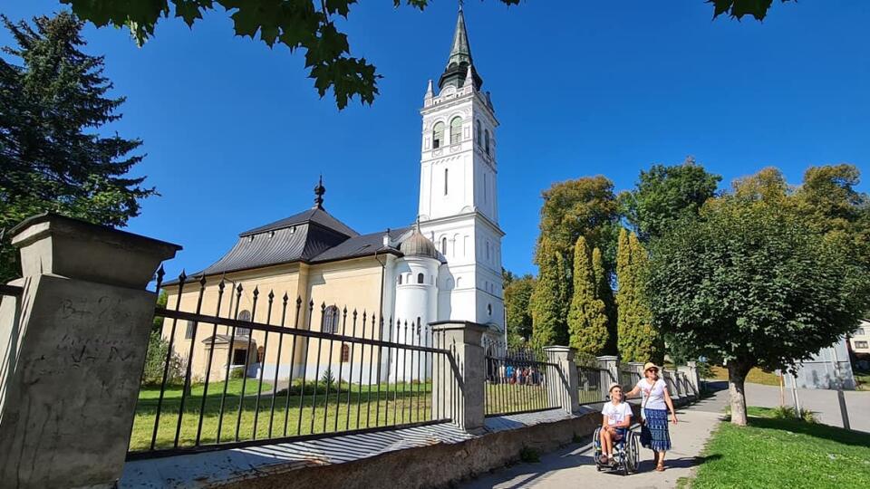 Vyniesť Lukáša na chrbte do veže evanjelického kostola v Brezne aj z toho aká je vysoká, je naozaj riadna makačka.