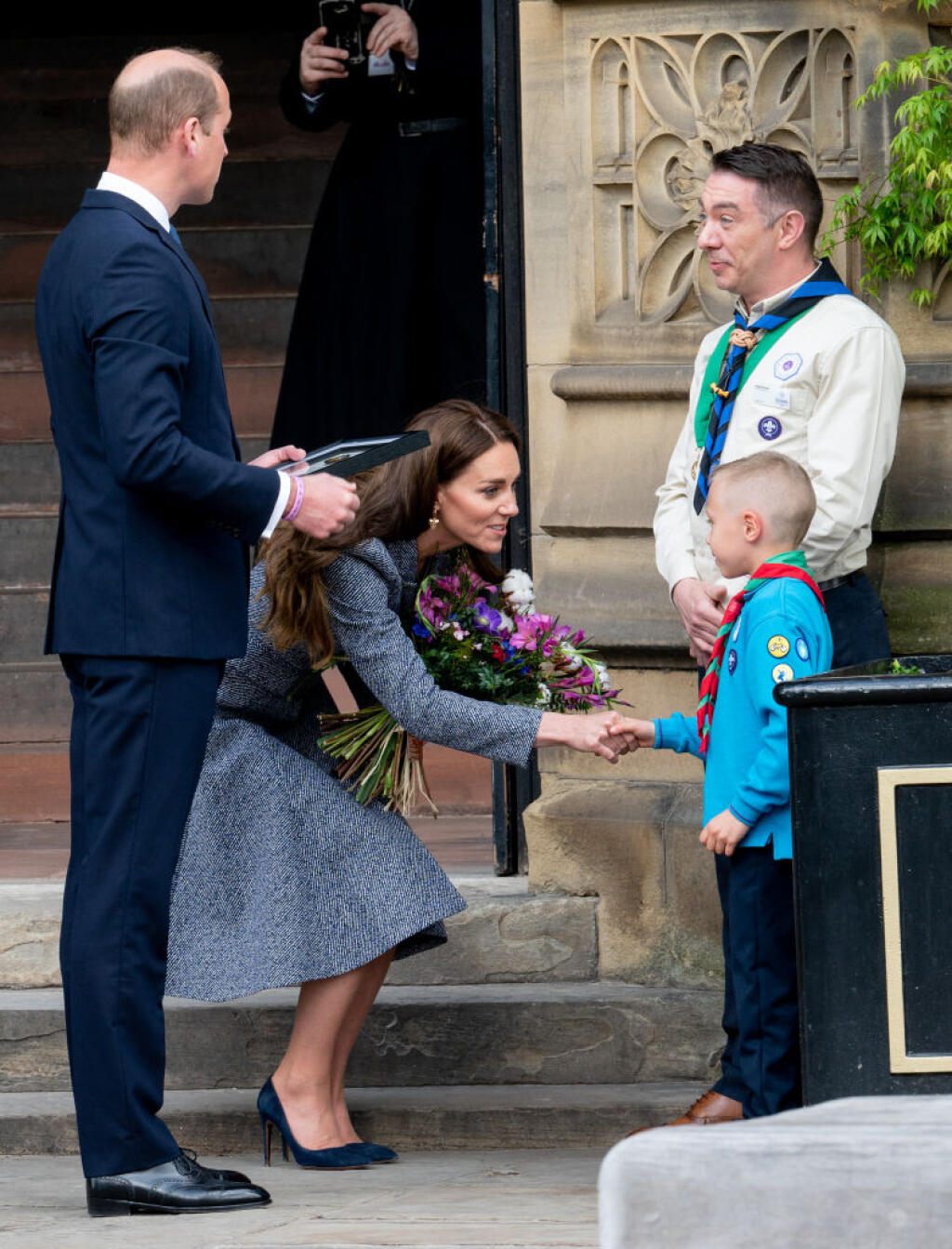 Kate a William si uctili pamiatku obetí teroristického útoku, ktorý sa odohral počas koncertu speváčky Ariany Grande v roku 2017.