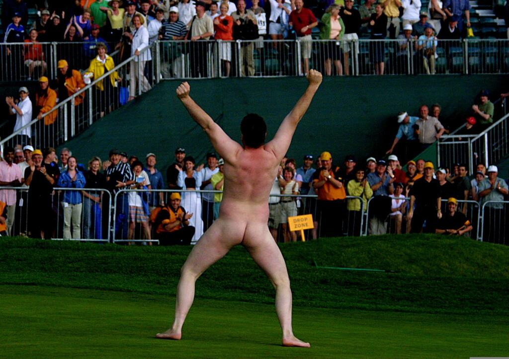 História golfu je plná narušitešov turnajov. V minulosti sa našlo množstvo fanúšikov, ktorí často vybehli na green úplne nahí a okorenili priebeh turnaja.