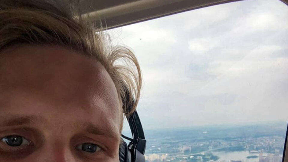Selfie fotka Michala z vrtuľníka.