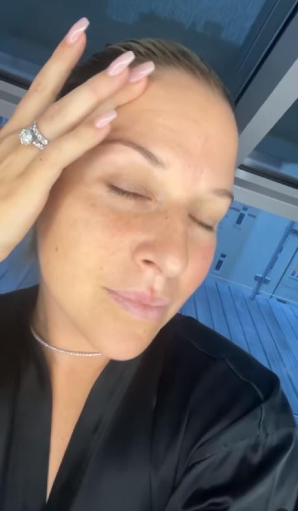 Dominika Cibulková natočila krátke video, ako si dáva do poriadku svoju pleť.