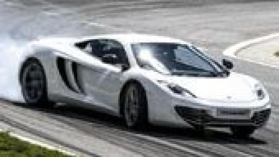 ikona McLaren vylepšuje kupé MP4-12C