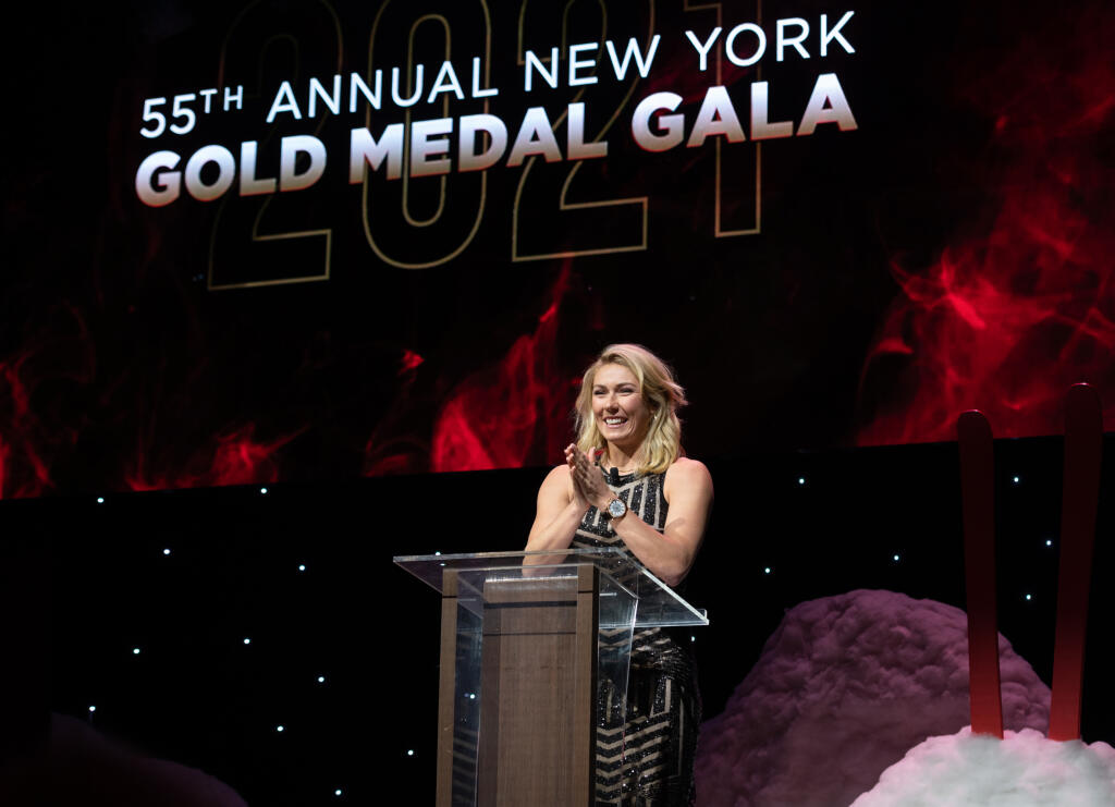 Zo svahu si Shiffrinová pred ďalšími pretekmi odskočila na podujatie Gold Medal Gala v New Yorku, kde zažiarila v obtiahnutých šatách.