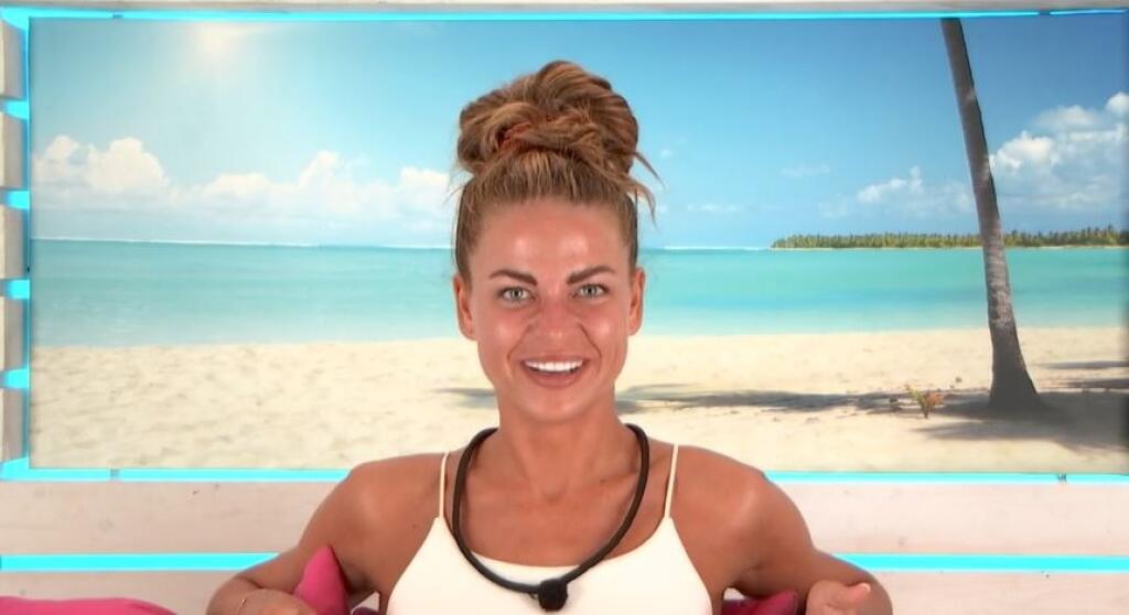 Tereza z Love Island bez mejkapu.