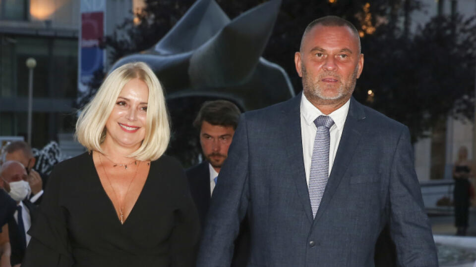 Príchody OTO 2020.
Na snímke herečka Zuzana Vačková s priateľom Petrom.