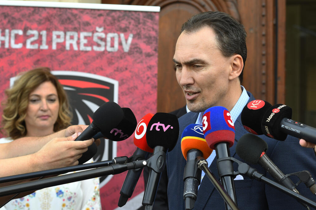 Súčasným šéfom SZĽH je Miroslav Šatan, ktorý sa netají tým, že sa snaží dať veci do poriadku a vyrovnať sa s problémami, ktoré narobilo predošlé vedenie zväzu.