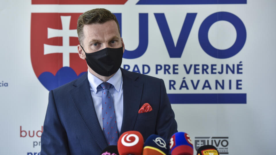 Na snímke predseda Úradu pre verejné obstarávanie (ÚVO) Miroslav Hlivák počas tlačovej konferencie k téme ÚVO začal kontrolu vo veci záchrankového tendra 6. júla 2020 v Bratislave. FOTO TASR - Pavol Zachar