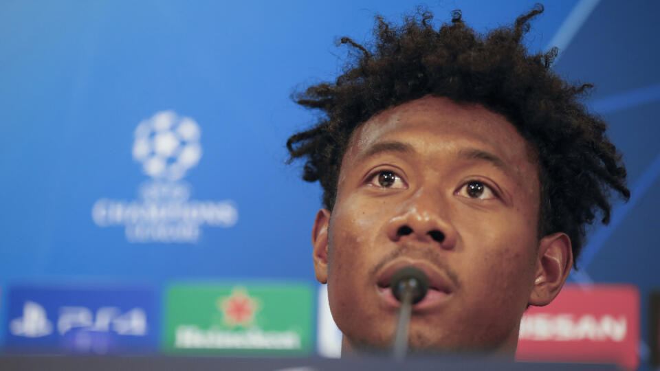 EBE 13 Pireus - Na snímke rakúsky obranca nemeckého futbalového mužstva Bayern Mníchov David Alaba počas tlačovej konferencie pred utorňajším zápasom 3. kola B-skupiny Ligy majstrov Olympiacos Pireus - Bayern Mníchov v Pireuse v pondelok 21. októbra 2019. FOTO TASR/AP
Bayern's David Alaba speaks during a news conference ahead of Tuesday's Champions League group B soccer match against Olympiakos, at the Georgios Karaiskakis stadium in the port of Piraeus, near Athens, Monday, Oct. 21, 2019. (AP