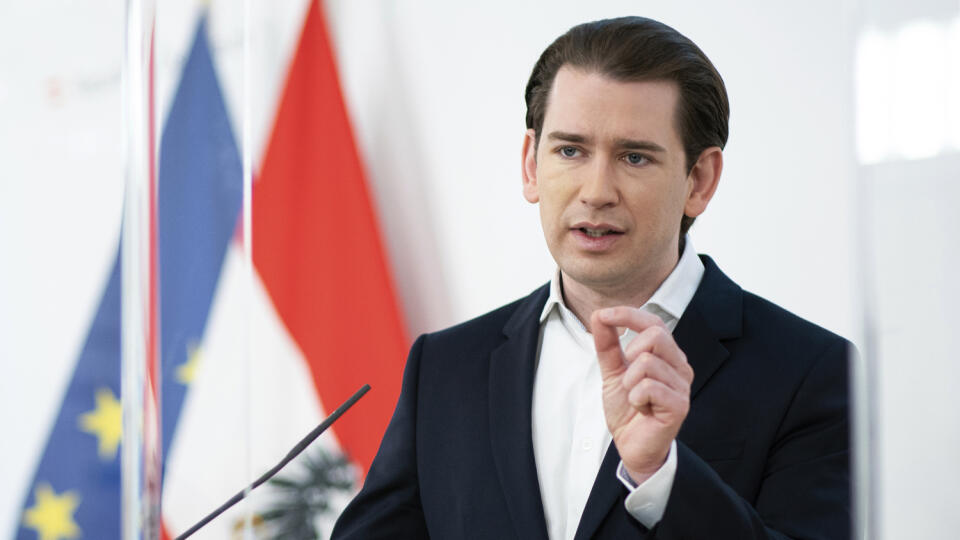 KK31 Viedeň - Na archívnej snímke z 30. apríla 2021 rakúsky kancelár Sebastian Kurz hovorí počas tlačovej konferencie vo Viedni.  Vyšetrovanie voči rakúskemu kancelárovi Sebastianovi Kurzovi a šéfovi úradu vlády Bernhardovi Bonellimu pre údajné nepravdivé výpovede v súvislosti s kauzou Ibiza spustila špecializovaná prokuratúra pre hospodársku trestnú činnosť a korupciu (WKStA). Oznámil to v stredu 12. mája 2021 samotný Kurz na zasadnutí vládneho kabinetu, informovala agentúra APA. FOTO TASR/AP
F