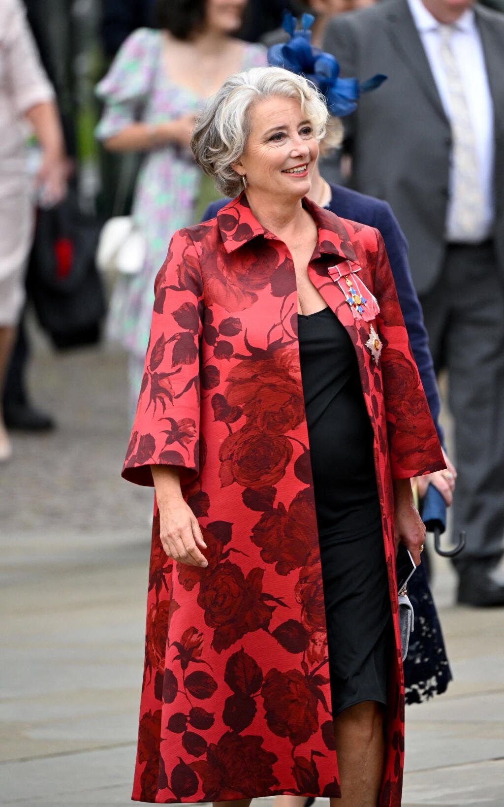 British actress Emma Thompson arrived at the coronation of Charles III.  The entrance to Westminster Abbey is starting to fill up.