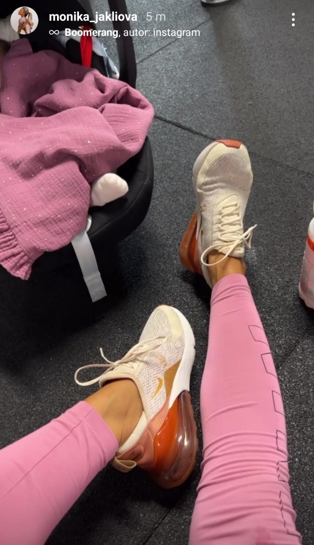 Svoju dcéru dnes nezabudla zobrať do fitness centra.