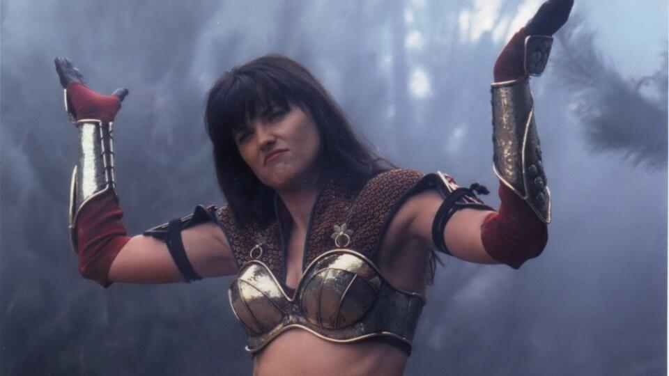 Novozélandská herečka a speváčka Lucy Lawless, ktorú celý svet pozná ako Xenu, princeznú bojovnicu.