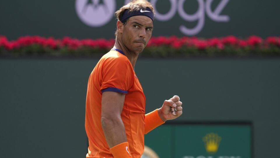 WA 28 archív Indian Wells - Na archívnej snímke z 19. marca 2022 španielsky tenista Rafael Nadal sa teší po zisku hry počas semifinálového zápasu mužskej dvojhtry proti svojmu krajanovi Carlosovi Alcarazovi na turnaji ATP v kalifornskom Indian Wells. Nadal potvrdil účasť na budúcotýždňovom antukovom turnaji ATP v Madride. Rekordný 21-násobný grandslamový šampión sa pred vyše týždňom vrátil do tréningu po mesačnej absencii zapríčinenej problémami s rebrom. FOTO TASR/AP
FILE - Rafael Nadal, of
