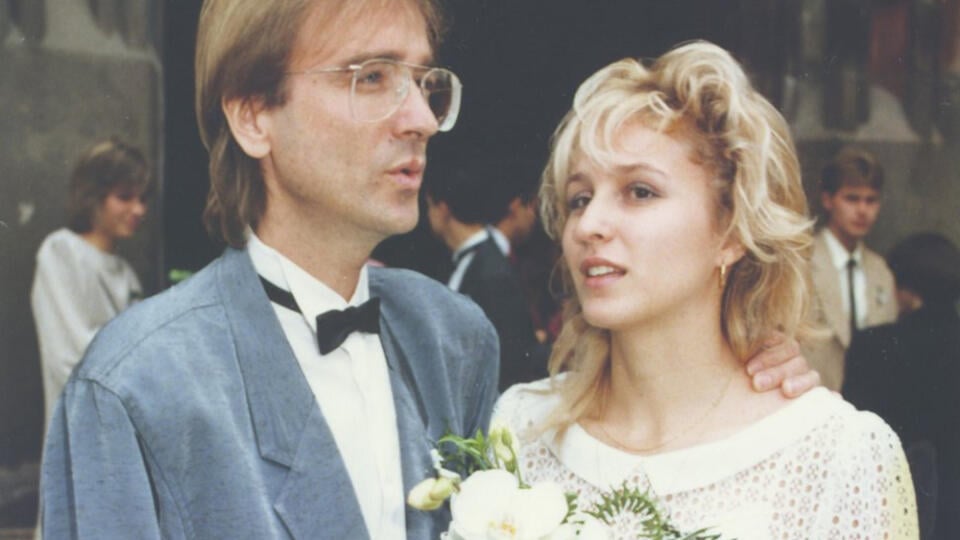 Quick wedding: They got married in 1988 after a four-year acquaintance.