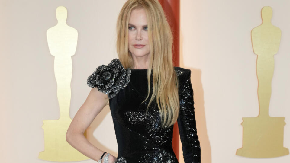 Herečka Nicole Kidman ukázala dlhé nohy, dokonalú postavu a mladistvý vzhľad. Na odovzdávanie prestížnych Oscarov prišla s manželom Keithom Urbanom.