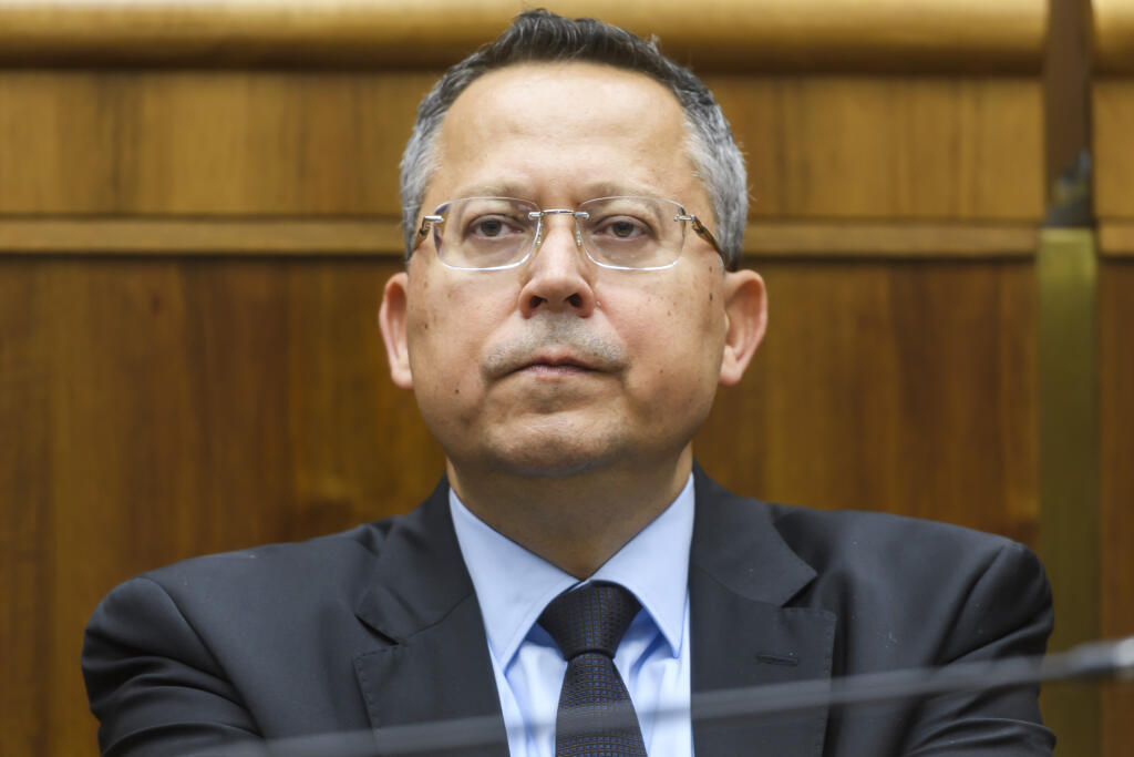 Na snímke minister financií SR Ladislav Kamenický (Smer-SD) počas 3. chôdze NRSR k Programovému vyhláseniu vlády (PVV) SR v Bratislave 14. novembra 2023. FOTO TASR - Jaroslav Novák