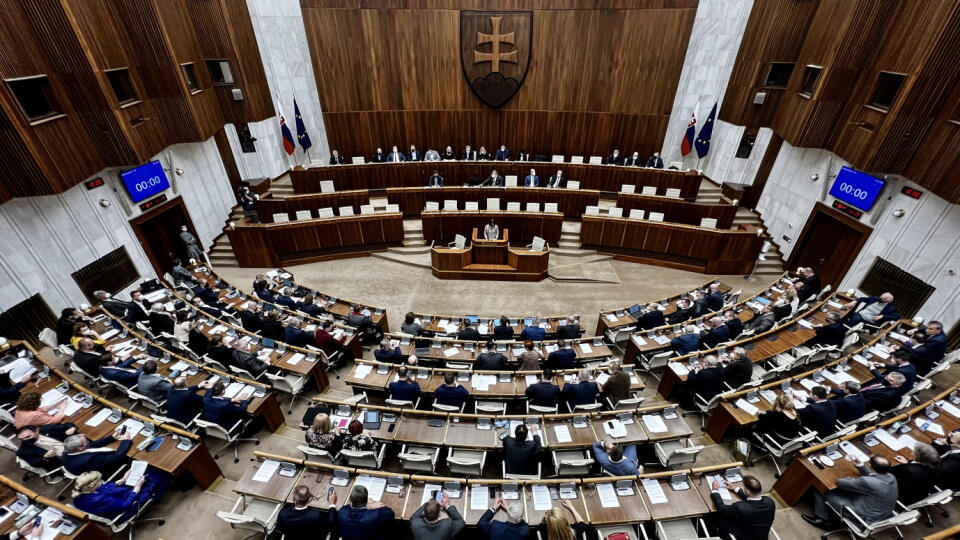 Na snímke rokovacia sála Národnej rady SR počas 60. schôdze Národnej rady SR 16. marca 2022 v Bratislave.