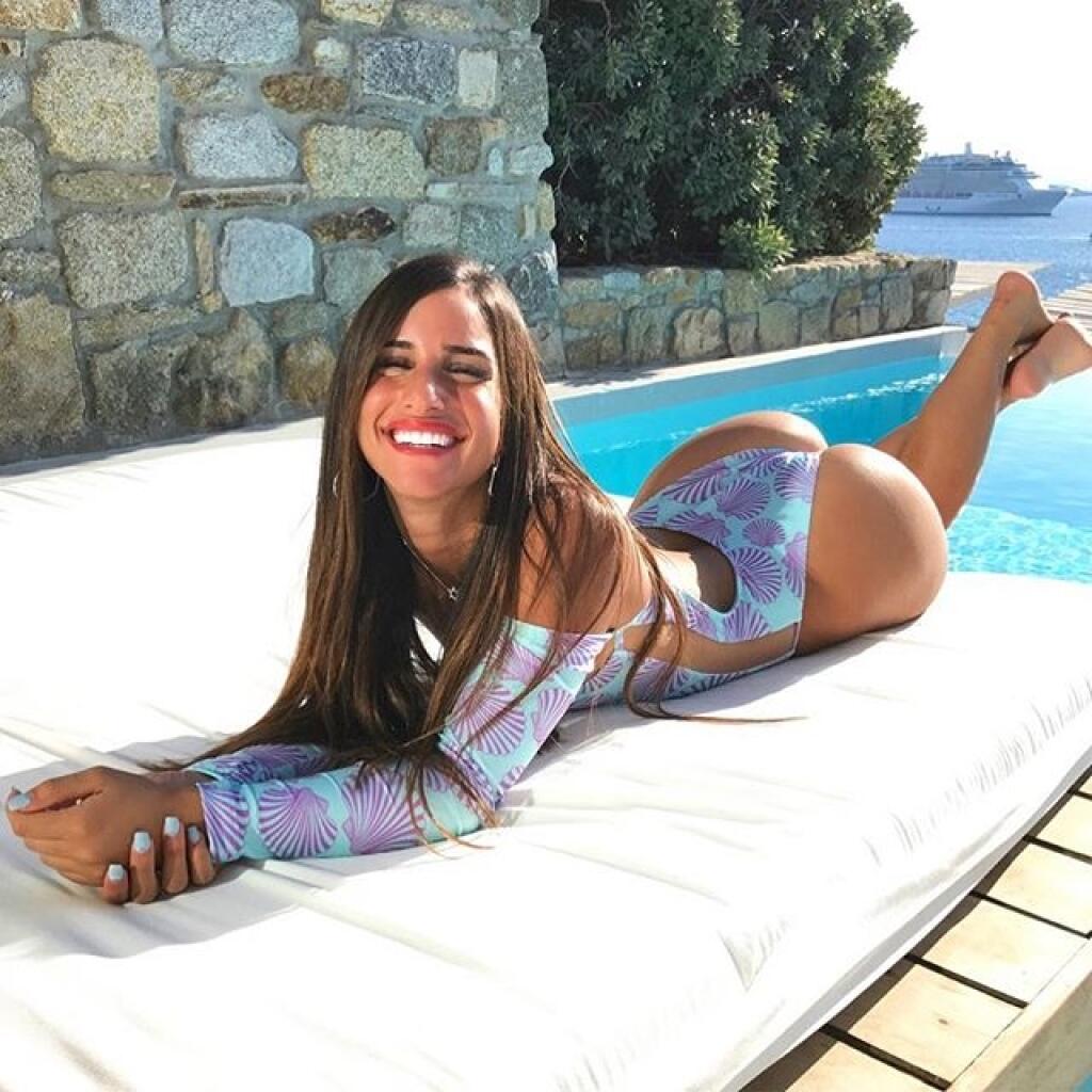 Sexy lebanese feet