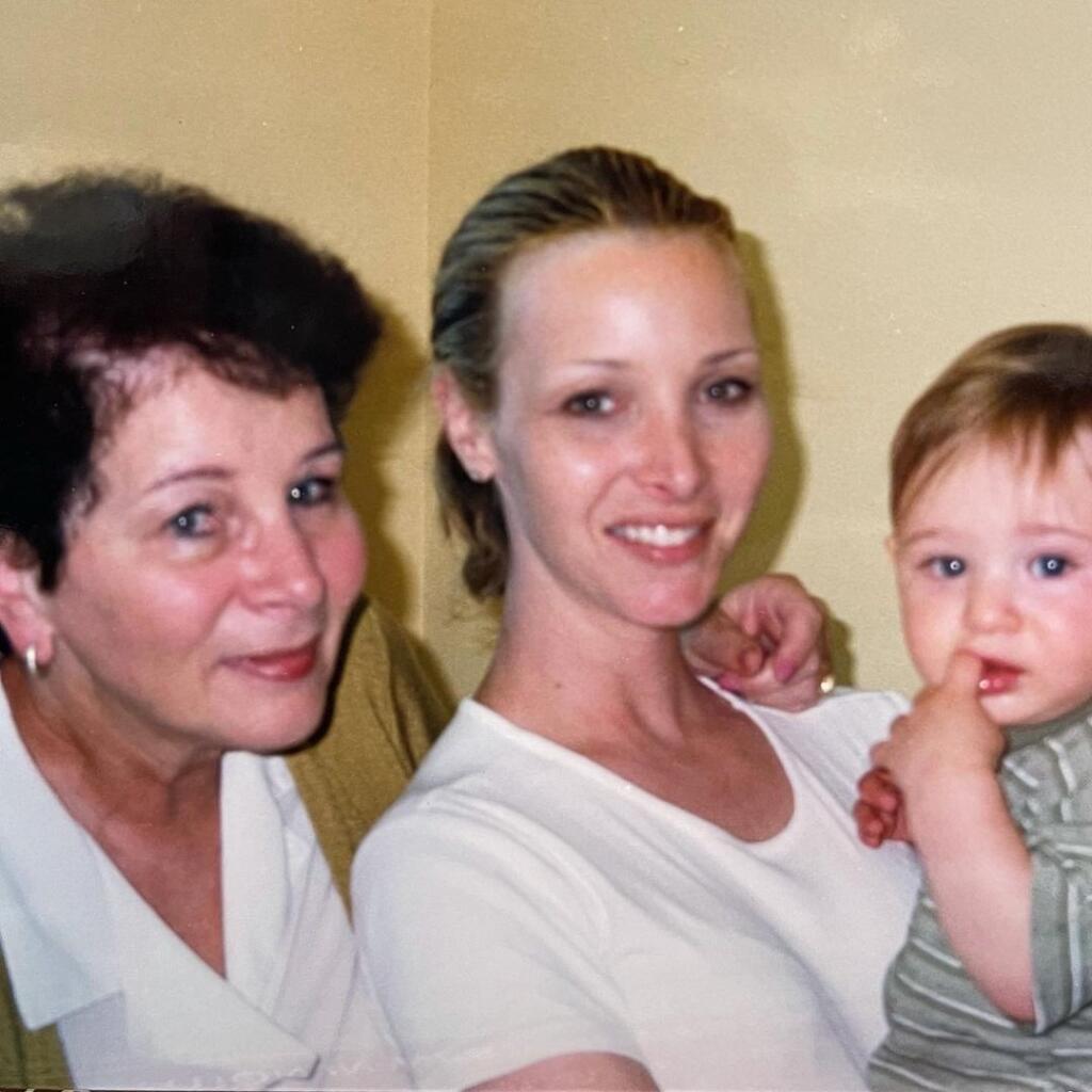 Herečka Lisa Kudrow s mamou a malým synom Julianom.