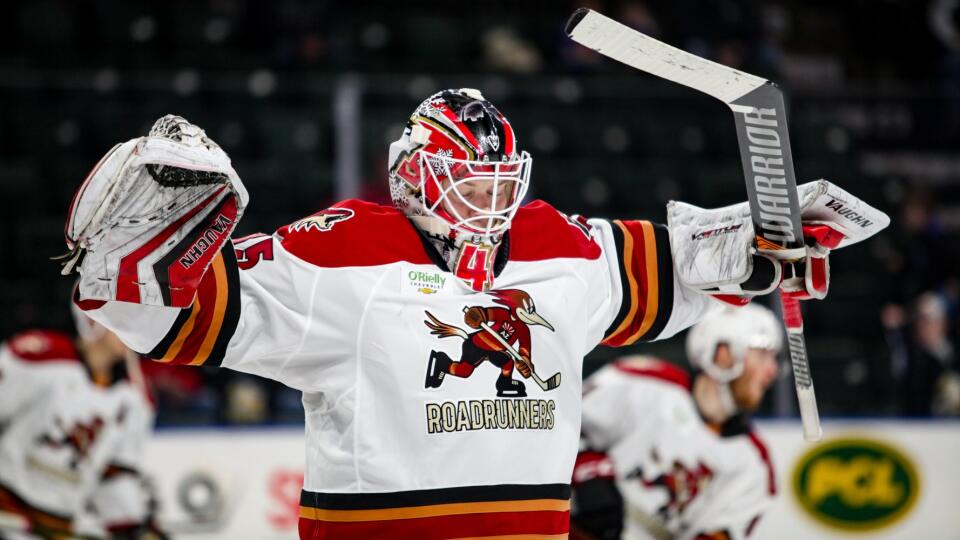 Americký hokejový brankár Tyler Parks sa stal novou akvizíciou extraligového HC Slovan Bratislava. S klubom podpísal zmluvu do konca sezóny 2020/2021.