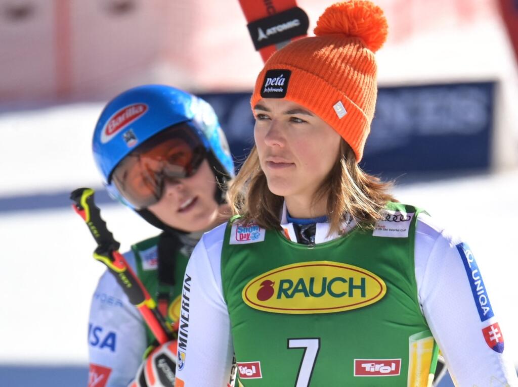 Dnes hľadela na chrbát Vlhová Shiffrinovej vo výsledkovej tabuľke, ale na fotografii to bolo opačne.