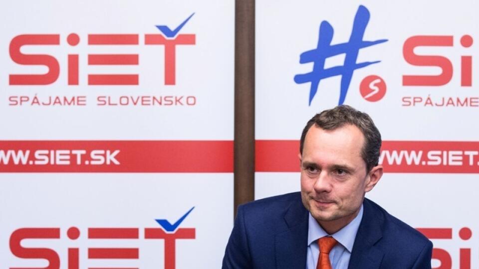 Radoslav Procházka a strana Sieť.