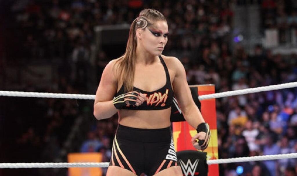 Dnes je klietka minulosť. Ronda hviezdi vo svete wrestlingu.