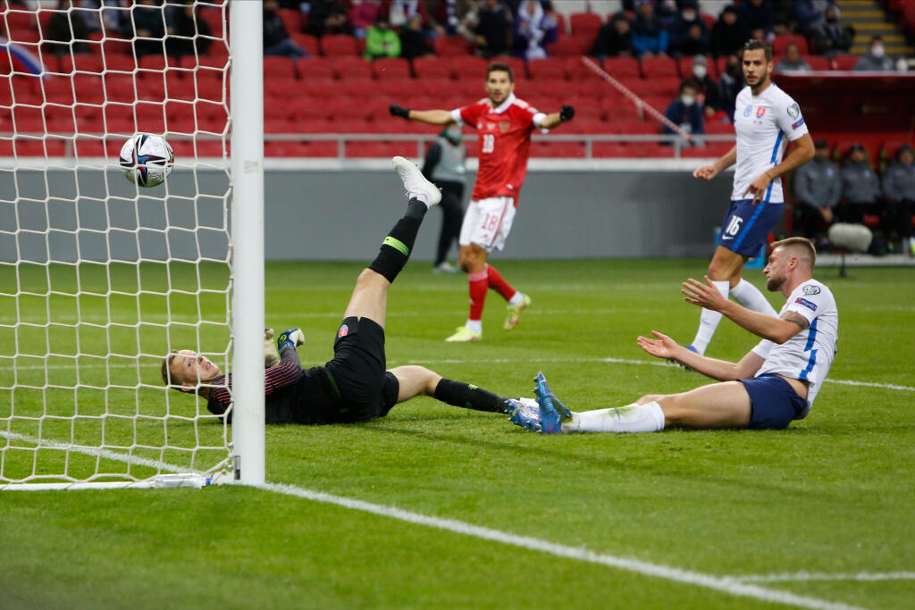 MAREK RODÁK. Borbélyho hodnotenie: Bol prakticky bez práce, po nesúčinnosti a komunikačnom lapsuse so Škriniarom vstúpil do výsledku.