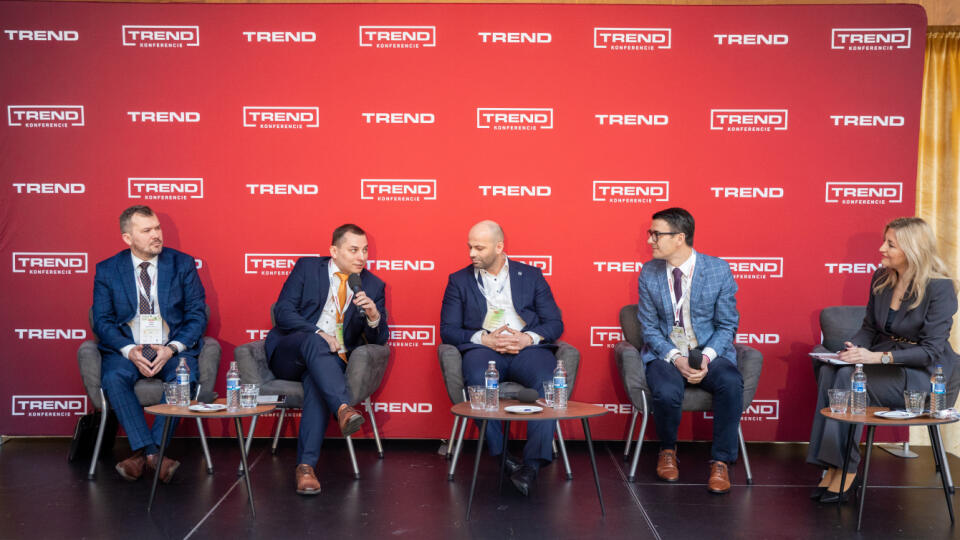 TREND konferencia Rodinné firmy . Na fotografii zľava odborníci v prvej panelovej diskusii Viliam Karas, Ján Solík, Miroslav Marcinčin, David Neveselý a moderátorka Veronika Vaňková2024