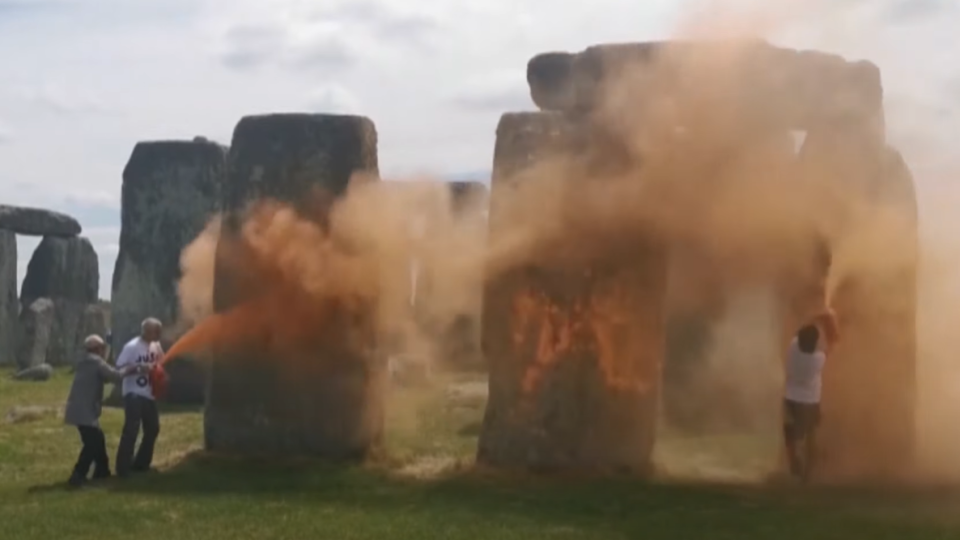 Vandalizácia Stonehengu.