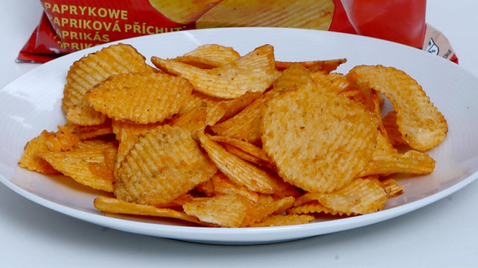 Denník Plus JEDEN DEŇ pre vás pripravil veľký test smažených zemiakových lupienkov.