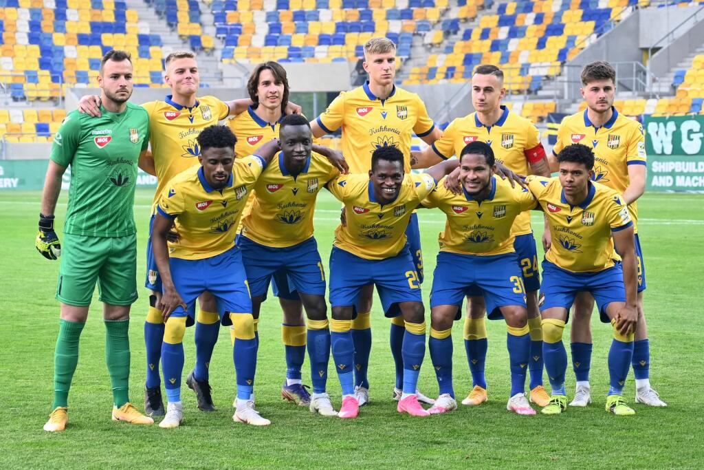 Trnavský Spartak remizoval doma s rumunským Sepsi OSK 0:0 a DAC Dunajská Streda podľahol Partizanu Belehrad na súperovej pôde 0:1.
