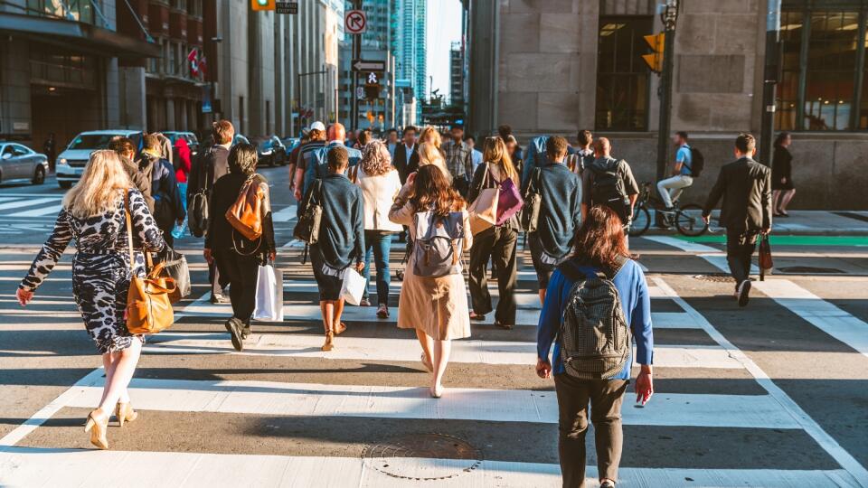 Crowd,Of,Unrecognisable,People,Crossing,Street,On,Traffic,Light,Zebra
